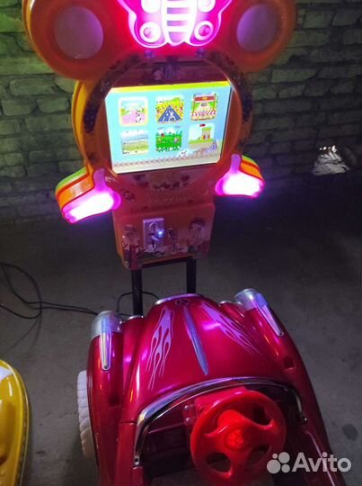 Аттракционы качалки с видео играми