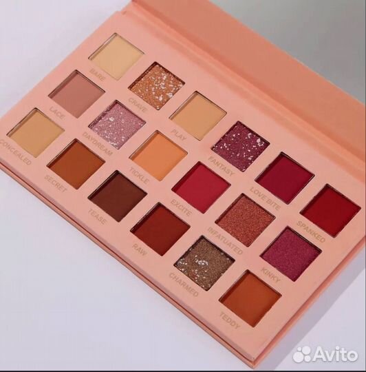 Палетка теней для глаз из 18 цветов