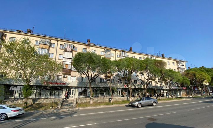 Продам торговое помещение, 672 м²