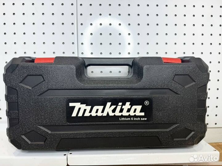 Цепная пила Makita аккумуляторная с двумя АКБ