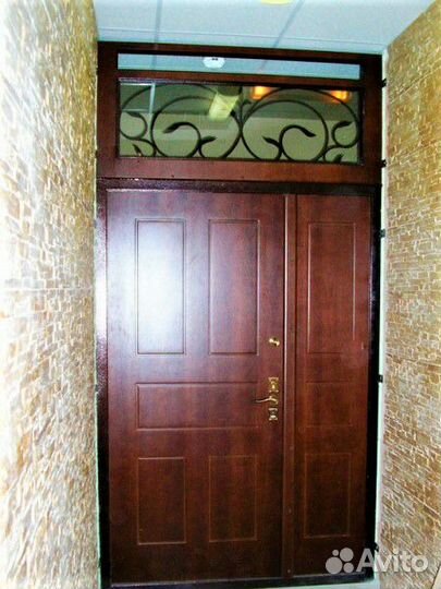 Тамбурная перегородка входная дверь