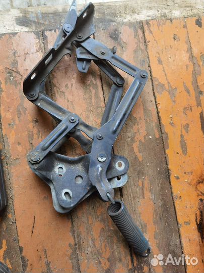 Петли капота вольво 940 94г