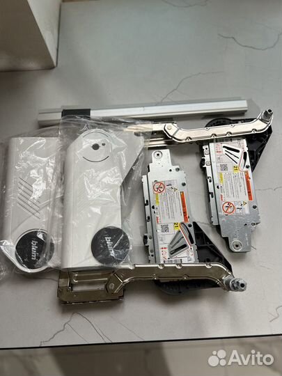 Вертикальный подъемный маханизм blum 20L200-1104