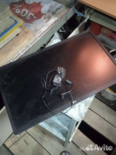 Монитор на запчасти