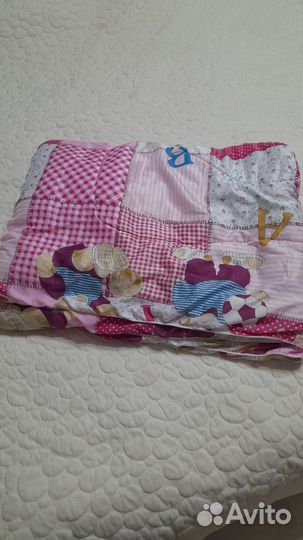 Тёплое одеяло в детскую кроватку
