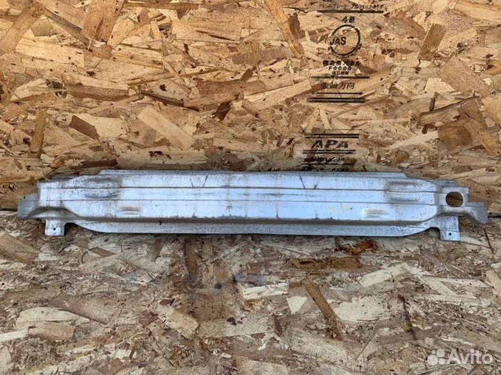 Усилитель бампера передний Audi А6 C6 2.8 CCE