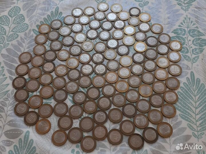 Десяти рублёвые монеты биметалические 120 шт