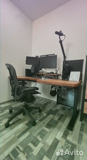 Стол из слэба и эпоксидной смолы