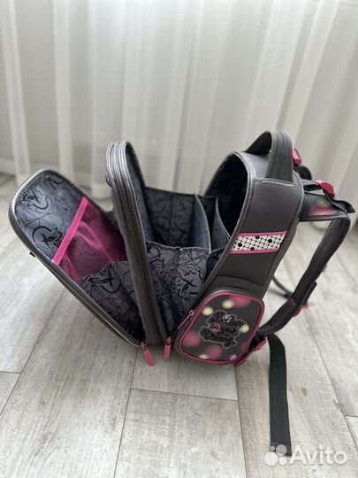 Рюкзак школьный для девочки Hummingbird