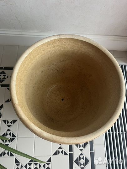 Глинянный горшок с тарелкой напольный новый