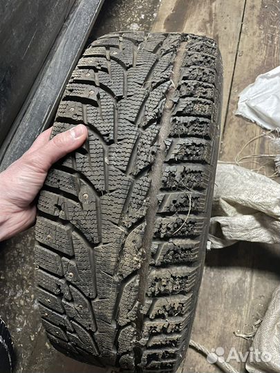 Годные тапки R16