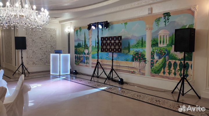 Диджей с оборудованием на ваш праздник