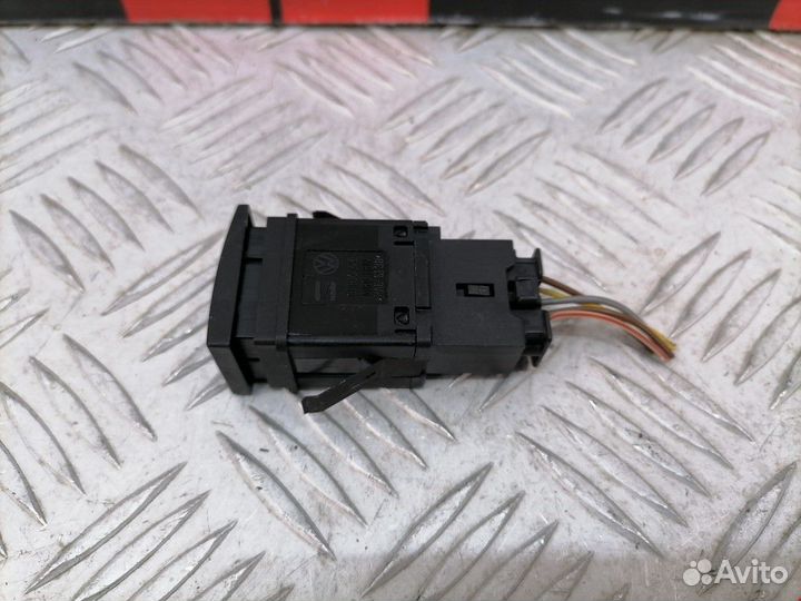 Кнопка обогрева заднего стекла Volkswagen Polo 4