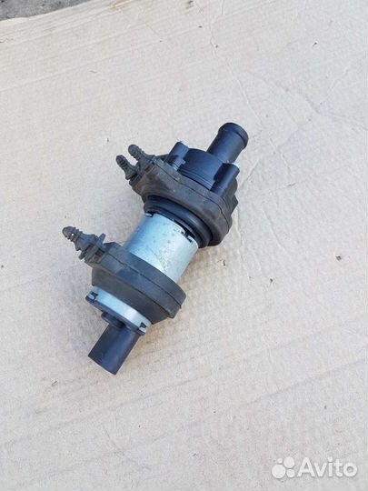 Дополнительный насос охлаждения VAG