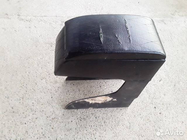Подлокотник автомобильный