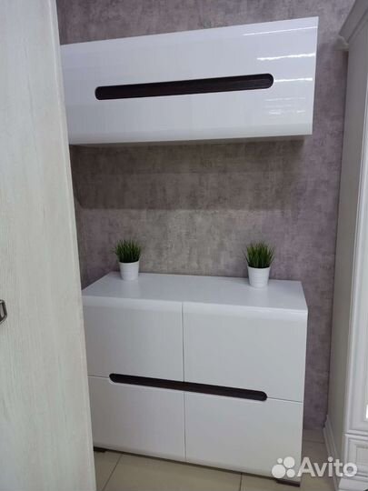 Тумба витрина образец