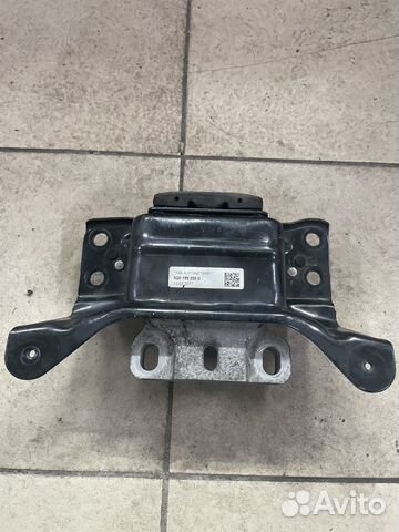 Левая Опора Кпп(двигателя) volkswagen passat b8