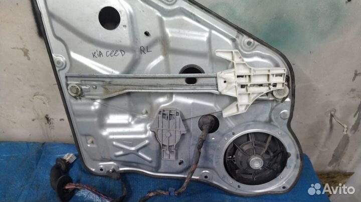 Стеклоподъемник задний правый Kia Ceed D4EA, D4FB
