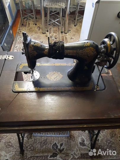 Швейная машина Singer