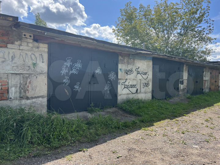 Гараж, > 30 м²
