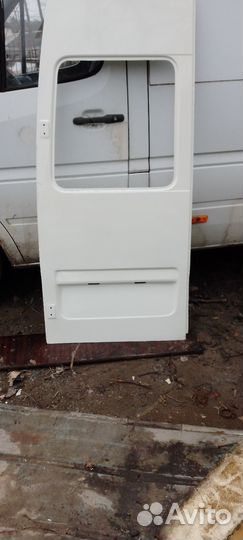 Mercedes sprinter 2006г двери зад