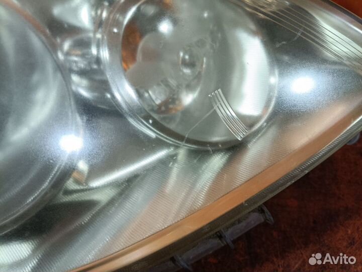 Фара Nissan Note E11 (Правое)