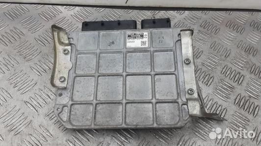 Блок управления двс toyota auris E150 (IUK13PC01)