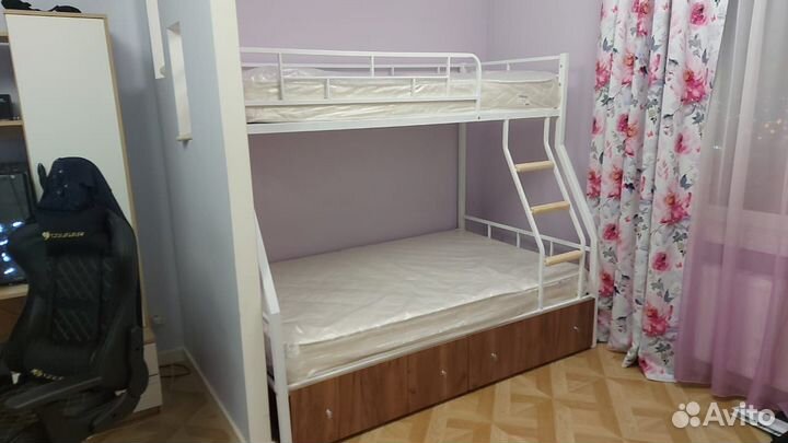 Двухъярусная кровать