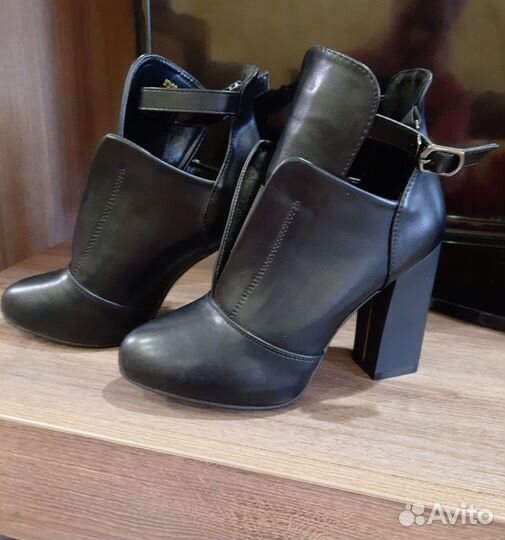 Полусапожки женские 38 размера новые осень