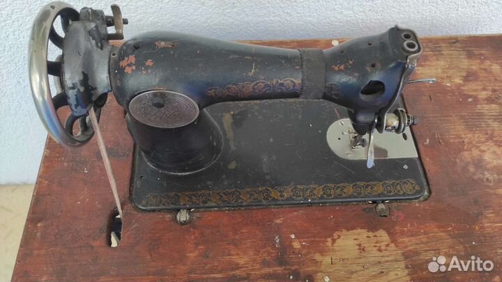 Швейная машинка зингер ножная