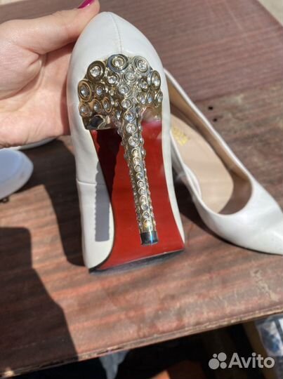 Обувь женская 39 размер