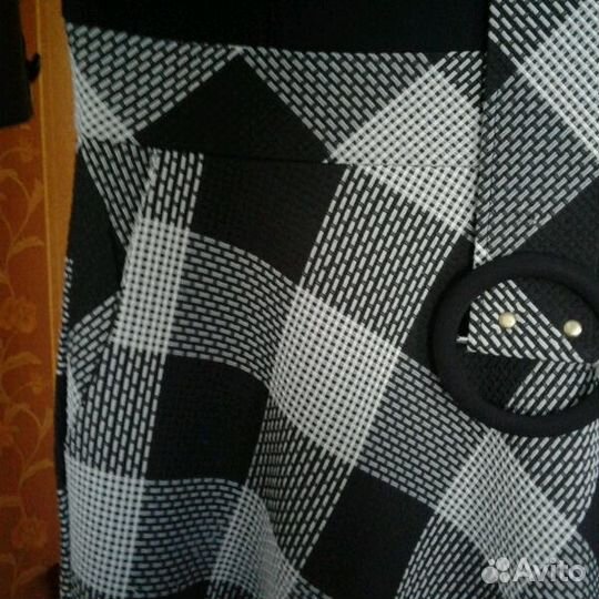 Платье строгое