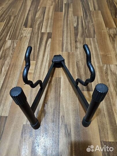 Подставка для гитары