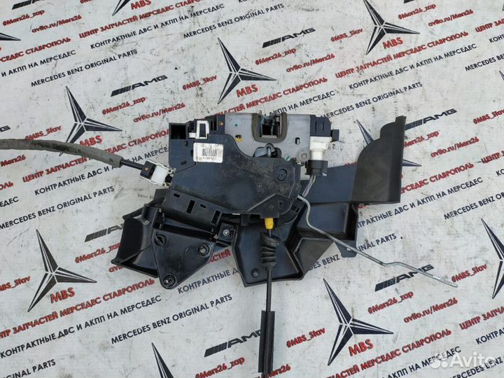 Замок двери пл w204 Mercedes прав руль