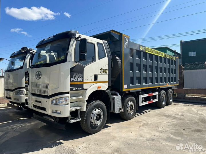 Водитель самосвала