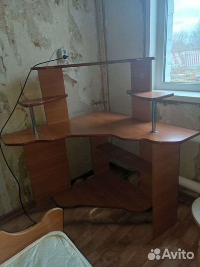 Компьютерный стол