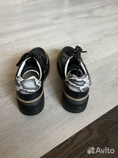 Полуботинки женские 38 размер