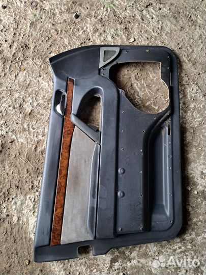 Обшивка двери передний левый Mercedes W140