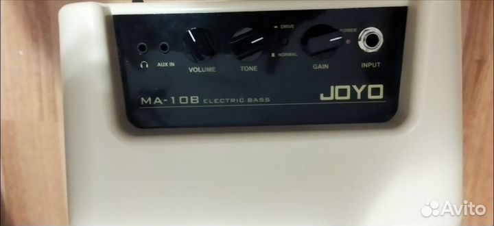 Комбоусилитель для бас гитары (портативный)