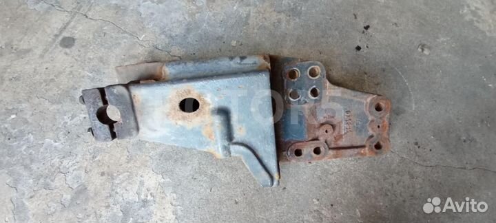 Кронштейн рессоры передней правой DAF XF 105 2012