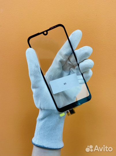 Замена разбитого стекла на Honor 8S