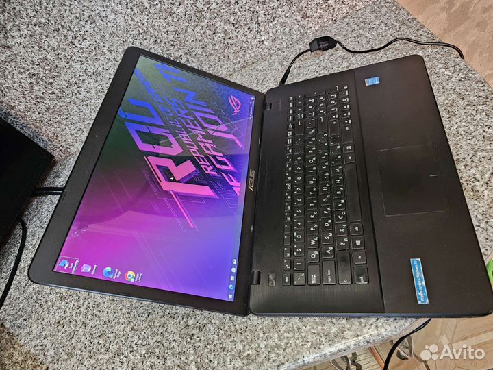 Большой Ноутбук Asus/17.3