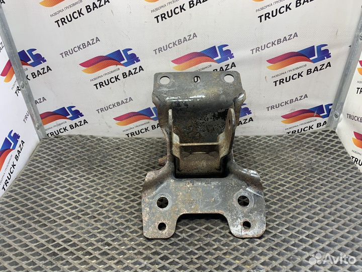 8200785137 Кронштейн крепления задней рессоры