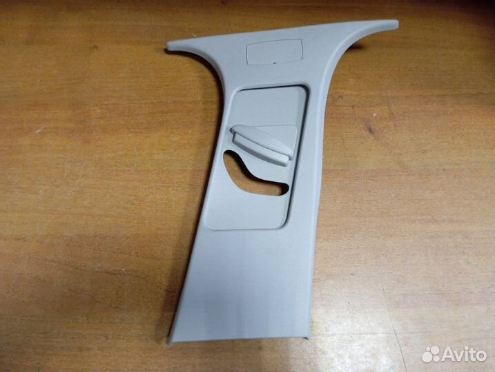 Накладка стойки двери правая Ford 2004-2011