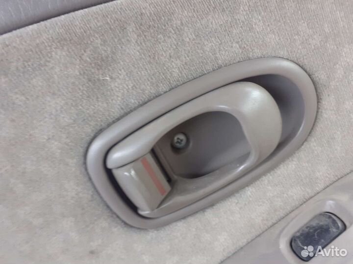 Салонная ручка двери Hyundai Elantra