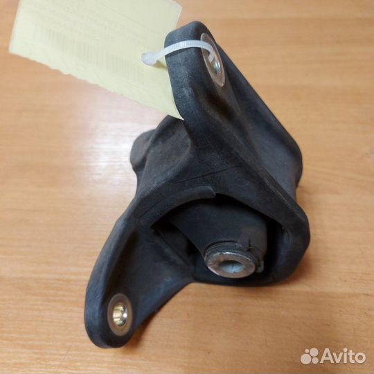 Опора двигателя задняя Honda Accord 8 2008-2010