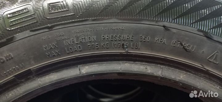 Gislaved NordFrost 100 215/60 R16