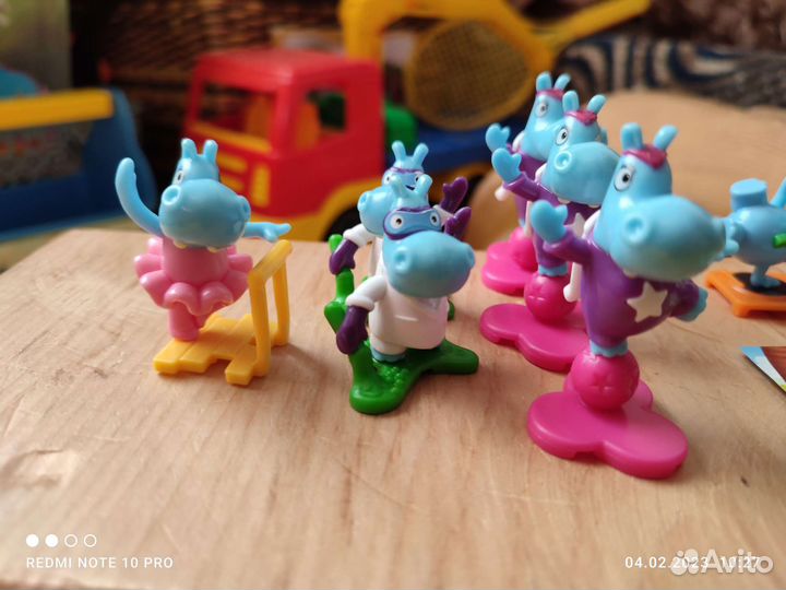 Киндер игрушки серия THE happos family бегемотики