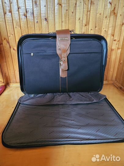 Чемоданы на колесах samsonite