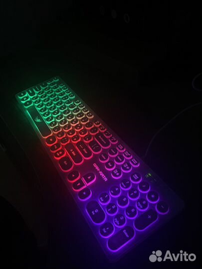 Игровая клавиатура с подсветкой